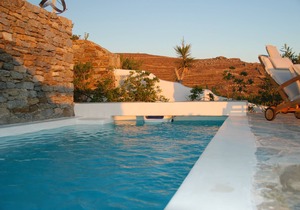 Houlakia's Paradise - Standing view and private pool
