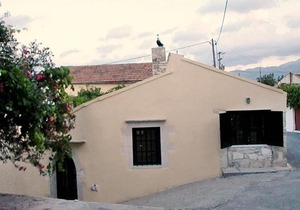 Ideal small family, traditional village close to beaches