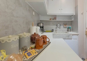 Inspired Townhouse Bright, Chic & Cozy
