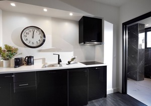 K&K's Ater Albus Junior Suite