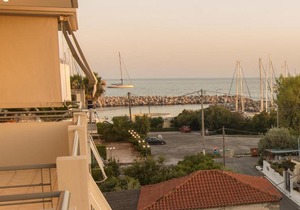 Kalamata Suites Marina