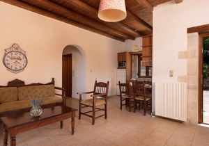 Koules Estate-Anemone, with Pool & BBQ, an Agricultural barn for Nature lovers