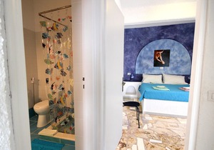 La Luna Blu "Owl" apartment, sea view, 500 meters from the beach