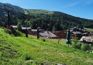 La Terrasse 1/2 - Spacious ski-in ski-out apartment in LES AVANCHERS VALMOREL