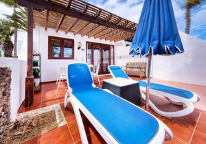 Las Brisas complex, Villa 104 in Playa Blanca