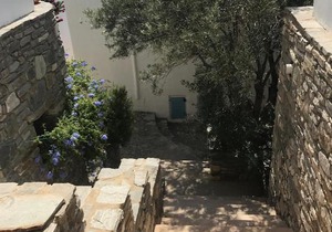 Lefkes Village House