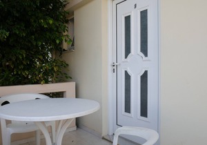 Litinas Apartment 9 with pool & balcony with side pool view