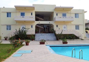 Litinas Apartment 13 with balcony in front of the pool