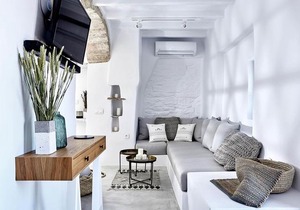 Living Theros Luxury Suites