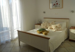 Luxury 2 bedroom 1st floor villa apartment with spectacular sea views