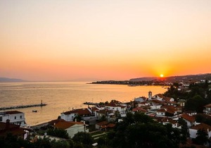 Luxury Hilltop Villa 200m from the Beach
