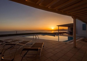 Luxury Mykonos Villa | Lighthouse Villa | 3 Bedrooms | Private Pool & Beautiful.