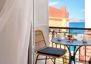 Marika's Deluxe Rooms - Room 1