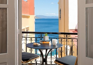 Marika's Deluxe Rooms - Room 2