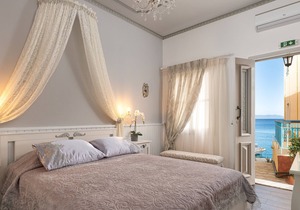 Marika's Deluxe Rooms - Room 5