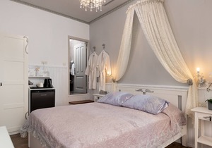 Marika's Deluxe Rooms - Room 5
