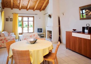 Markantonata Villa Sleeps 4 Air Con WiFi