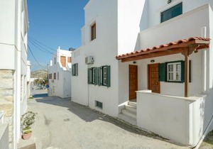 NAXOS HOUSE