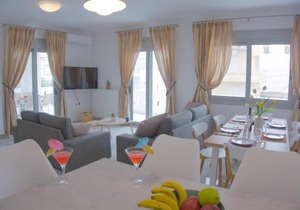 New Big Modern City Center Apartment