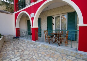 NIJAY APARTMENTS NO 1, 2 BEDROOM APARTMENT SLEEPS 6 WITH BED SETTEE IN LOUNGE