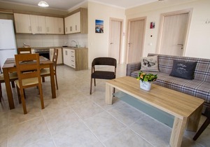 NIJAY APARTMENTS NO 1, 2 BEDROOM APARTMENT SLEEPS 6 WITH BED SETTEE IN LOUNGE