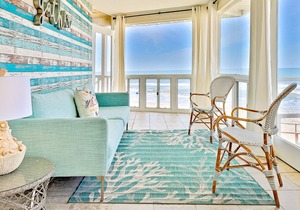 Oceanfront Retreat with Incredible Ocean Views + Amazing Location in Carlsbad