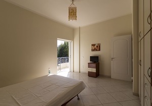 Peaceful Relaxation Villa. 8 Guests, Big Parking, Big Exterior