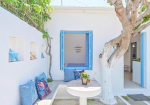 PERIVOLI 4-CHORA(5min away from the center by car)