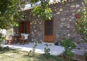 Perivoli Stone house