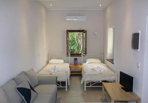 Perivoli Stone house