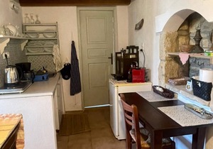 PETRINO 2 - Traditional Lerian House