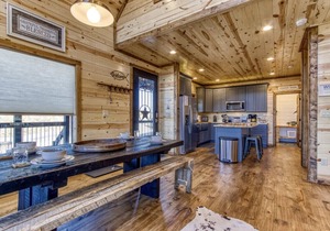 Pinecrest: Spectacular Cabin in the Best Location in Gatlinburg