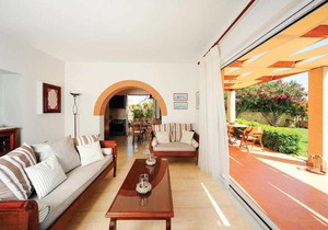 Prinos Villa Sleeps 6 Air Con WiFi