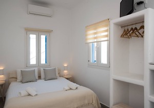 Private Cycladic Room in the heart of Mykonos Town
