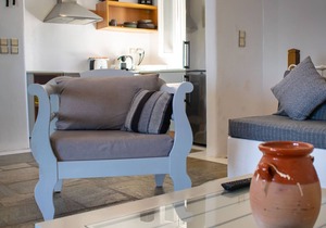 Private villa Agia Irini, 350 meter to the beach for 4 guests with pool access!