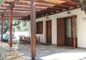 Quiet Beachside Spacious Bungalows + Amazing Seaview + Pool