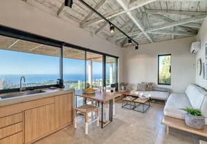 Residence with Private Pool - with Panoramic View, Art Blue Villas