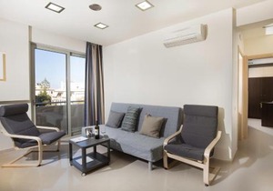 Rhodes Central Suite