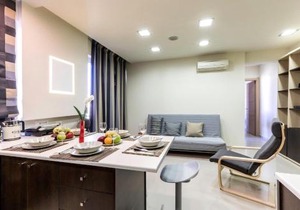 Rhodes Central Suite