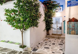 Room 3 @ Pelican Paros in the Old Town!
