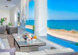 Sky Beachfront Villa with private pool