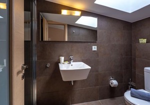 Solon - Deluxe City Center Apartment