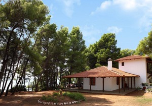 Squirrel Beach Front Villa, Metamorfosi