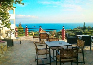 Studio Apartments Swimming Pool and sea view on Pelekas Beach