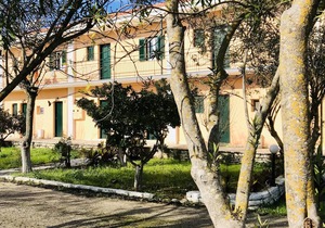Studio in Banos Apartments with shared Swimming Pool