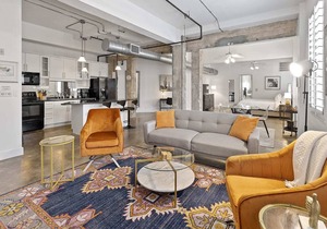 Stunning Loft on 5th St in Austin