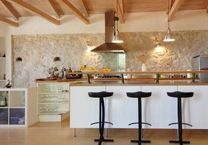Stylishly renovated stone villa w/fantastic sea view