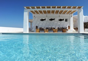 Summer villa with an artistic touch near Panormos