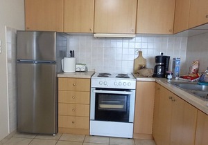 Sunrise 4 - Beautifully Located Air Conditioned Apartment Above Beach