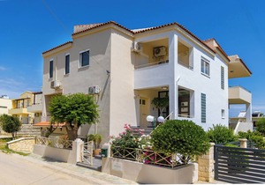SYNNY AND COMFORTABLE STUDIO NEAR CRYSTAL WATER SANDY BEACH